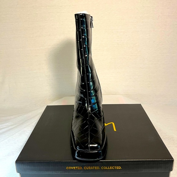 🔥Lulus - Black Crocodile Platform Boots🔥 - Picture 3 of 4